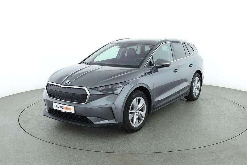 Grau Gebraucht 2022 Skoda Enyaq iV Suite SUV | 36.100 € (Guter Preis) - Bild 1/3