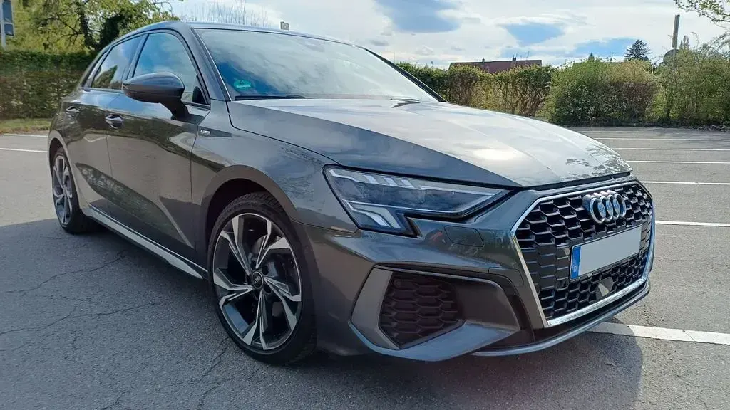 Gebraucht Audi A3 S-Line 150 PS (110 kW) 2021 Grau Limousine