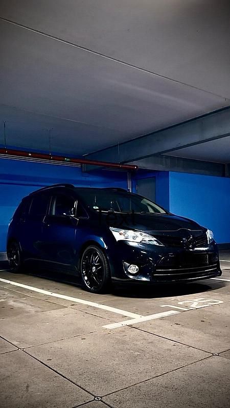 Schwarz Gebraucht 2013 Toyota Verso Van / Kleinbus | 10.000 € (Fairer Preis) - Bild 1/4