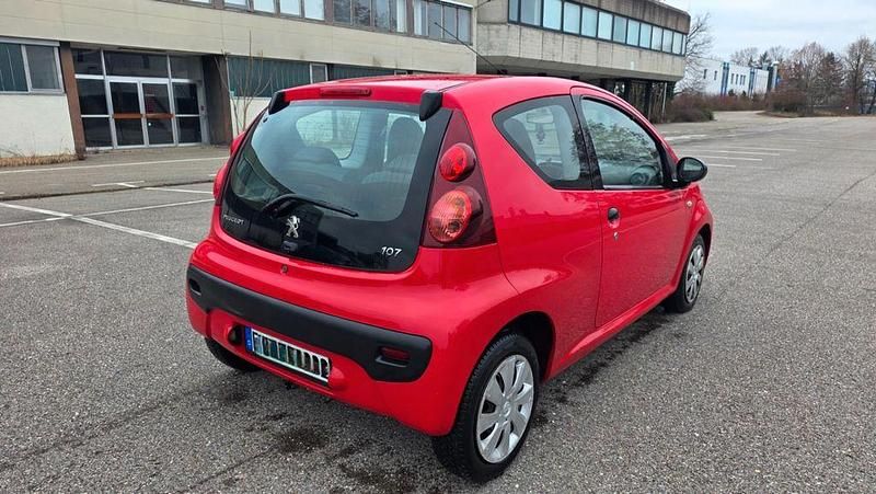 Gebraucht Peugeot 107 Access 68 PS (50 kW) 2012 Rot Kleinwagen
