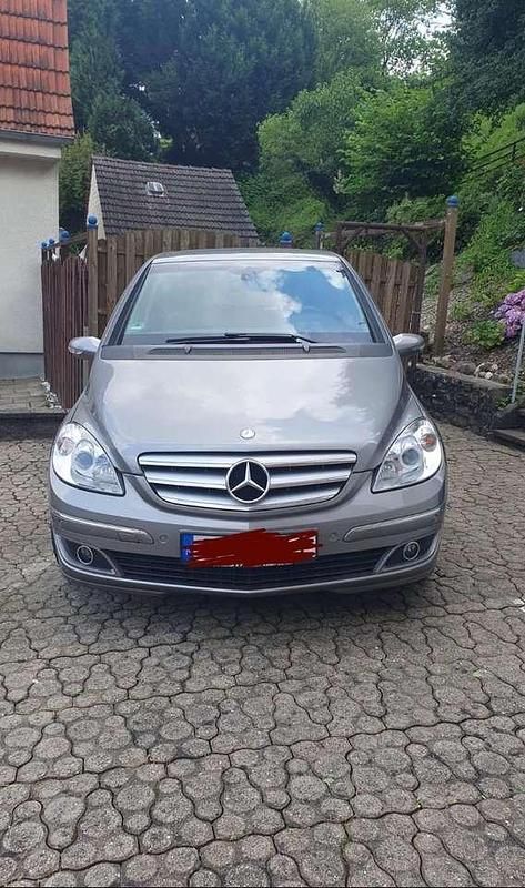 Grau Gebraucht 2008 Mercedes B150 Van / Kleinbus | 5.900 € (Etwas zu teuer) - Bild 1/4