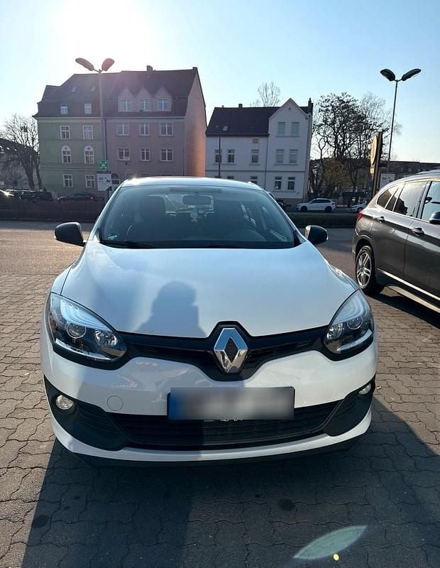 Gebraucht Renault Mégane 116 PS (85 kW) 2014 Weiß Limousine