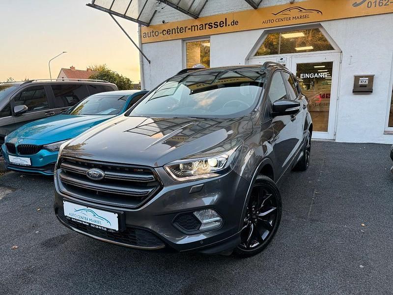 Grau Gebraucht 2018 Ford Kuga ST-Line SUV | 14.999 € (Fairer Preis) - Bild 1/4