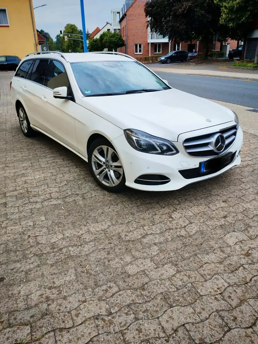 Gebraucht Mercedes E250 Avantgarde 204 PS (150 kW) 2014 Weiß Kombi
