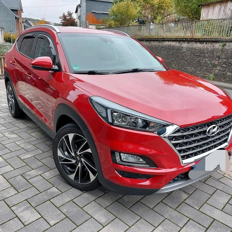 Rot Gebraucht 2019 Hyundai Tucson SUV | 18.850 € (Fairer Preis) - Bild 1/4