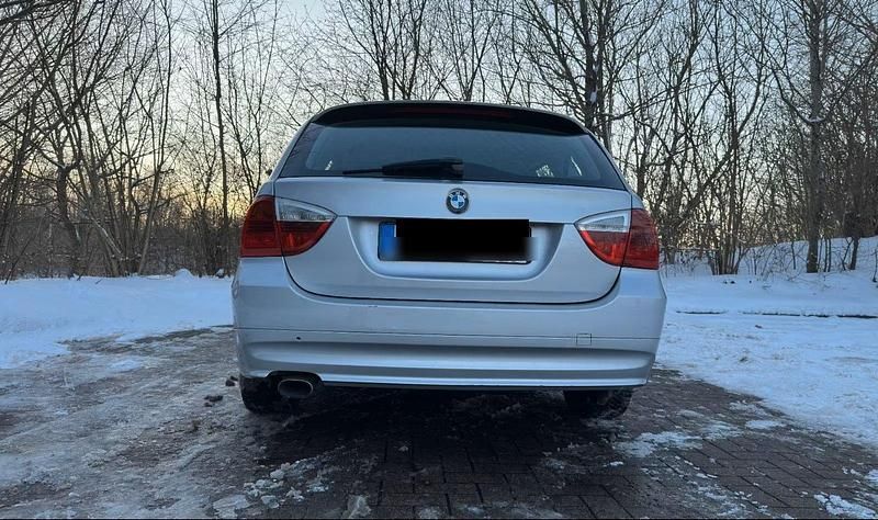 Gebraucht BMW 318 143 PS (105 kW) 2008 Silber Kombi