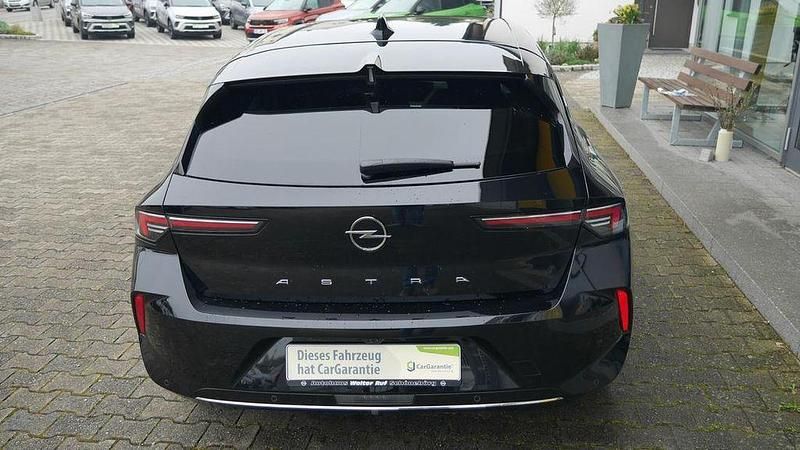 Gebraucht Opel Astra Elegance 131 PS (96 kW) 2023 Schwarzmetallic Limousine