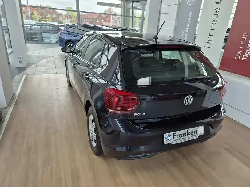 Gebraucht VW Polo Trendline 110 PS (80 kW) 2020 Deep black perleffekt (metallic) Kleinwagen