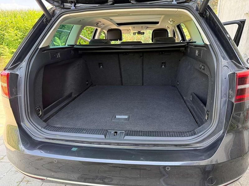 Gebraucht VW Passat Highline 220 PS (161 kW) 2017 Grau Kombi