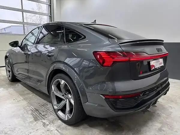 Second-hand Audi SQ8 e-tron Ambiente 369 kW (503 CP) 2024 Gri SUV