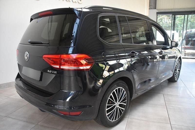 Gebraucht VW Touran Comfortline 150 PS (110 kW) 2017 Schwarz metallic Van / Kleinbus