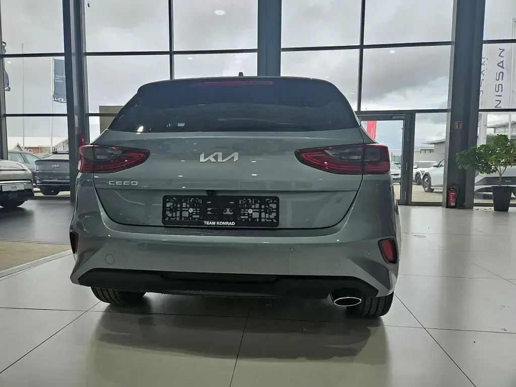 Nowe Kia Ceed 101 KM (74 kW) 2026 Srebrny Hatchback