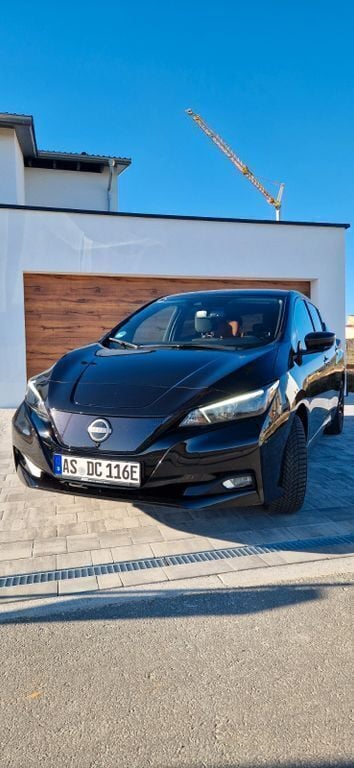Schwarz Gebraucht 2022 Nissan Leaf N-Connecta Kleinwagen | 15.800 € (Superpreis) - Bild 1/4