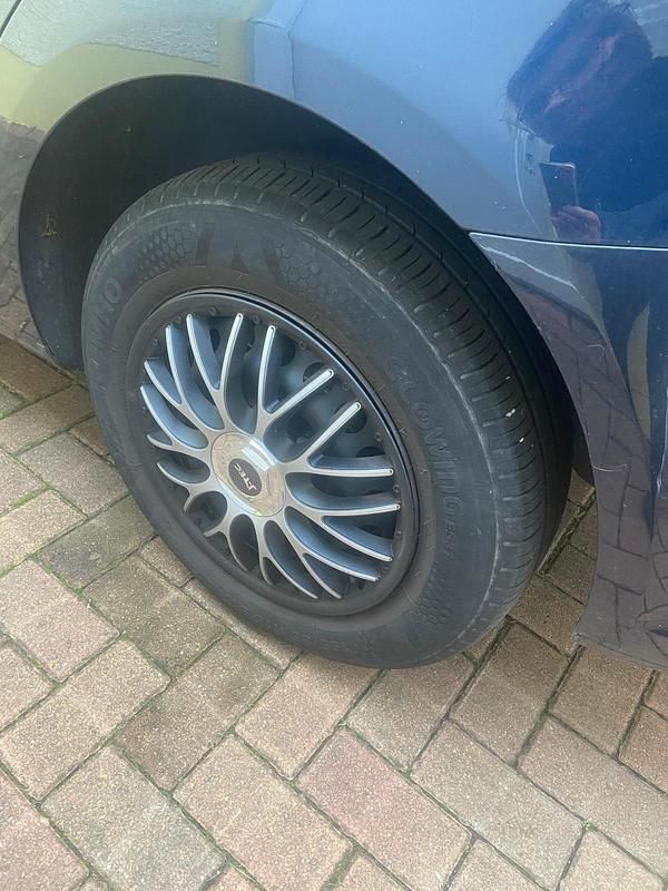 Gebraucht VW Touran 105 PS (77 kW) 2014 Blau Van / Kleinbus