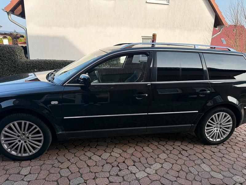 Gebraucht VW Passat 131 PS (96 kW) 2001 Schwarz Kombi