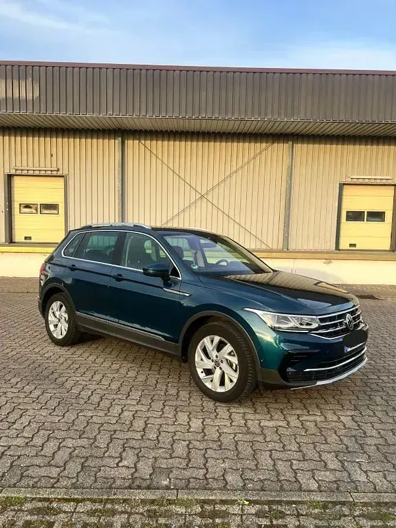 Używany VW Tiguan Elegance 150 KM (110 kW) 2020 Niebieski SUV
