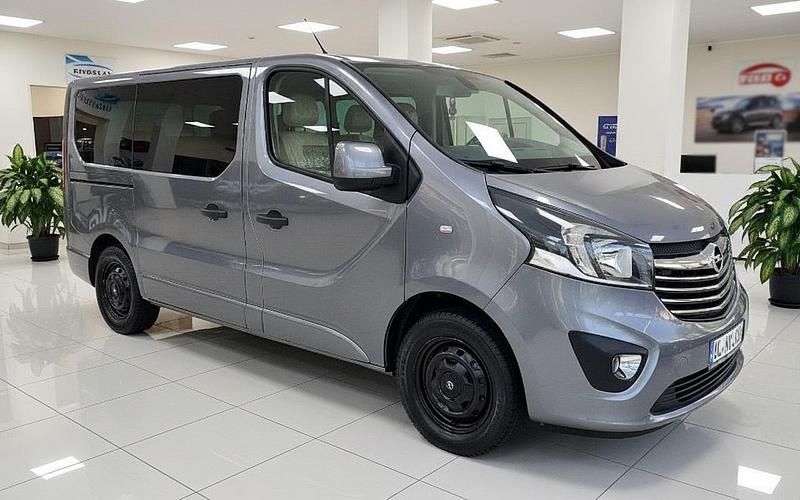 Grau Gebraucht 2015 Opel Vivaro Van / Kleinbus | 14.450 € - Bild 1/4