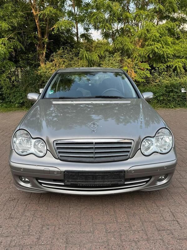 Grau Gebraucht 2006 Mercedes C180 Limousine | 2.900 € (Guter Preis) - Bild 1/4