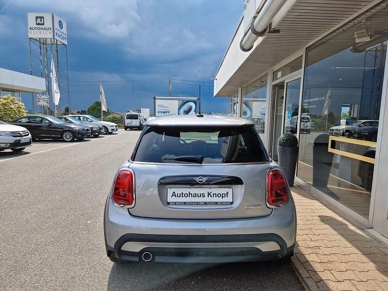 Gebraucht Mini Cooper 136 PS (100 kW) 2023 Silber Kleinwagen