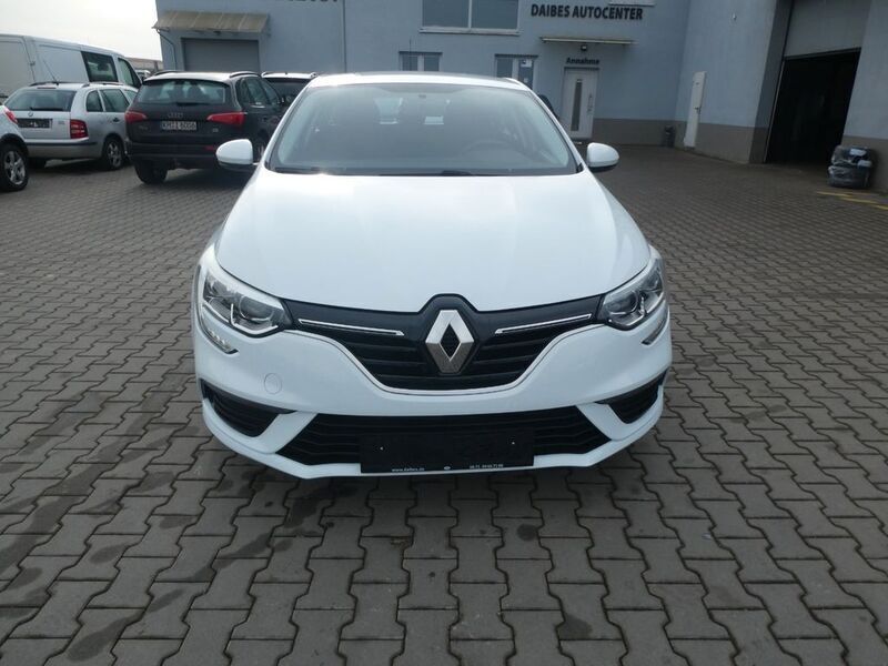 Weiß Gebraucht 2017 Renault Mégane IV Life Limousine | 7.950 € (Fairer Preis) - Bild 1/4