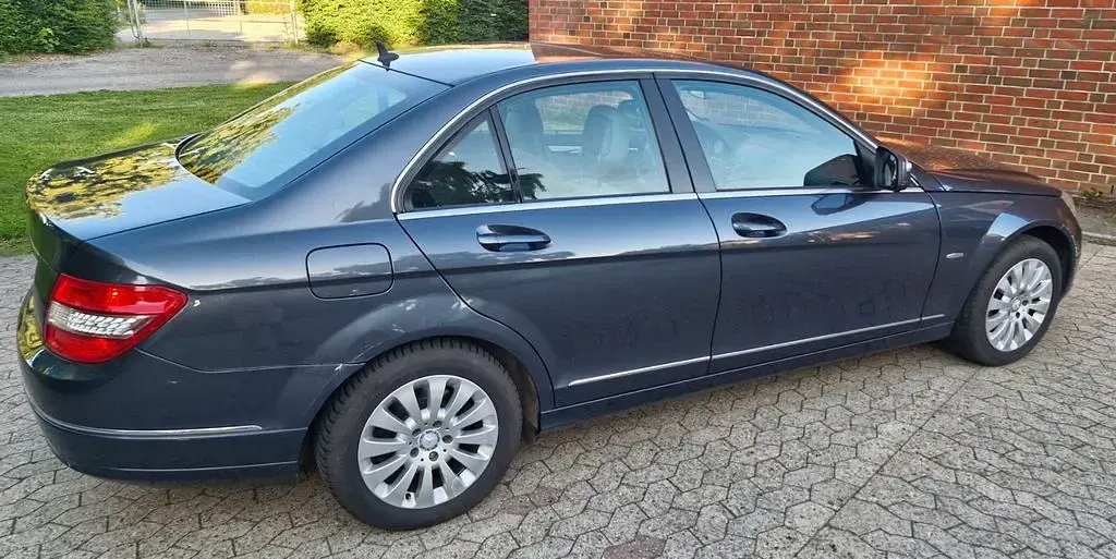 Gebraucht Mercedes C220 Elegance 170 PS (125 kW) 2008 Silber Limousine