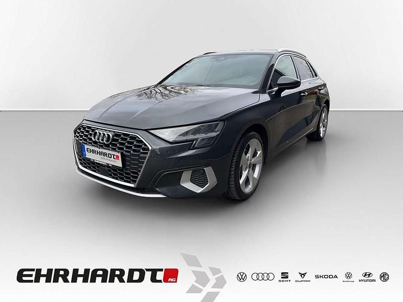 Manhattangrau metallic Gebraucht 2023 Audi A3 Sportback Advanced Limousine | 30.950 € - Bild 1/3