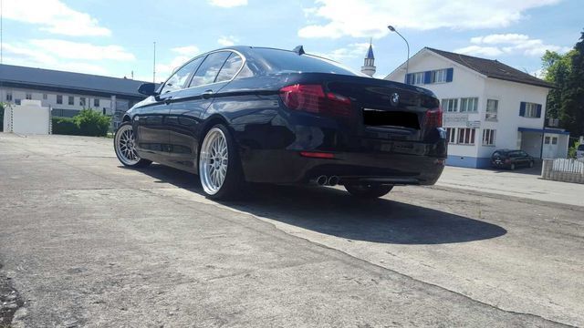 Gebraucht BMW 530 258 PS (189 kW) 2013 Schwarz metallic Limousine