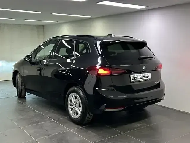 Gebraucht BMW 218 Active Tourer Efficient Dynamics 136 PS (100 kW) 2025 Saphirschwarz Van / Kleinbus