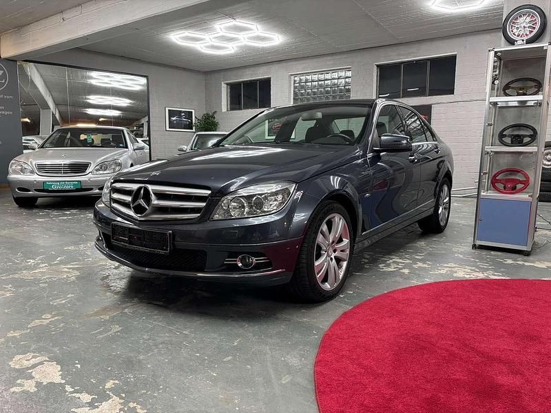 Grau Gebraucht 2011 Mercedes C180 Avantgarde Limousine | 7.499 € (Guter Preis) - Bild 1/4