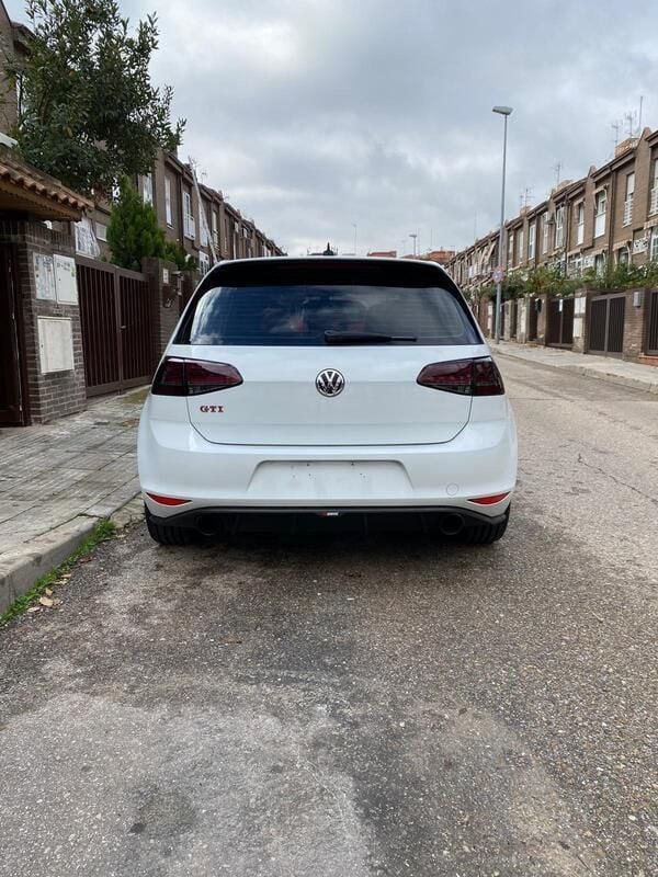 Weiß Gebraucht 2018 VW Golf VII GTI Limousine | 19.500 € - Bild 1/4