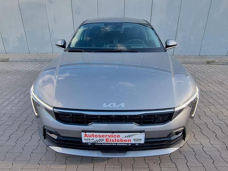 Neu Kia K4 179 PS (131 kW) 2026 Grau Limousine