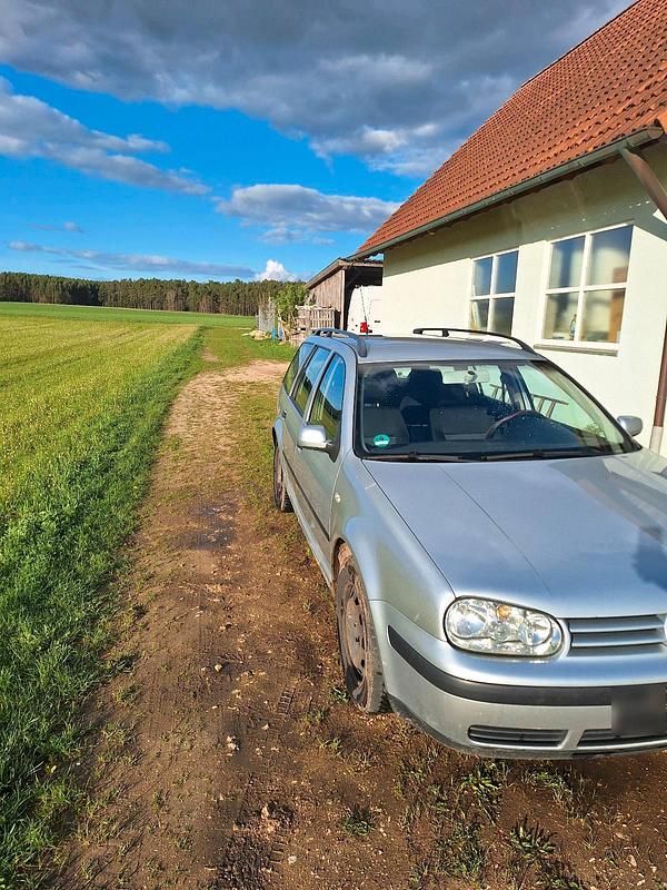 Second-hand VW Golf IV 105 CP (77 kW) 2006 Argintiu Break