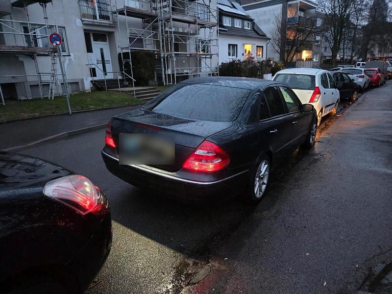 Gebraucht Mercedes E220 150 PS (110 kW) 2003 Limousine