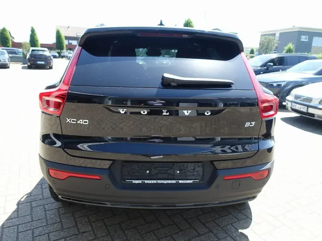 Gebraucht Volvo XC40 Plus 163 PS (119 kW) 2025 Schwarz SUV
