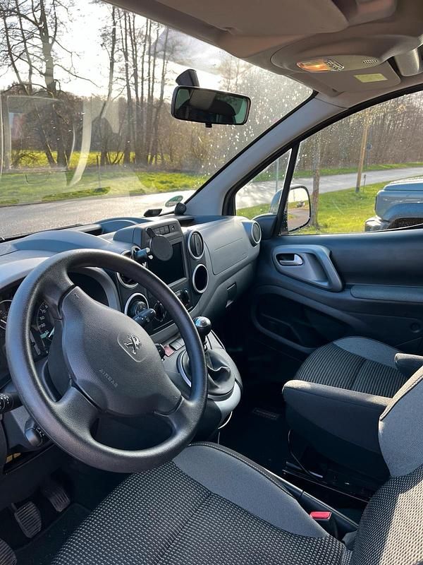 Gebraucht Peugeot TePee 120 PS (88 kW) 2015 Braun Kombi