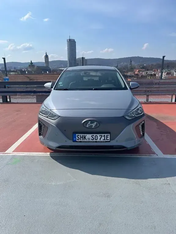 Gebraucht Hyundai Ioniq Premium 88 kW (120 PS) 2018 Grau Kleinwagen