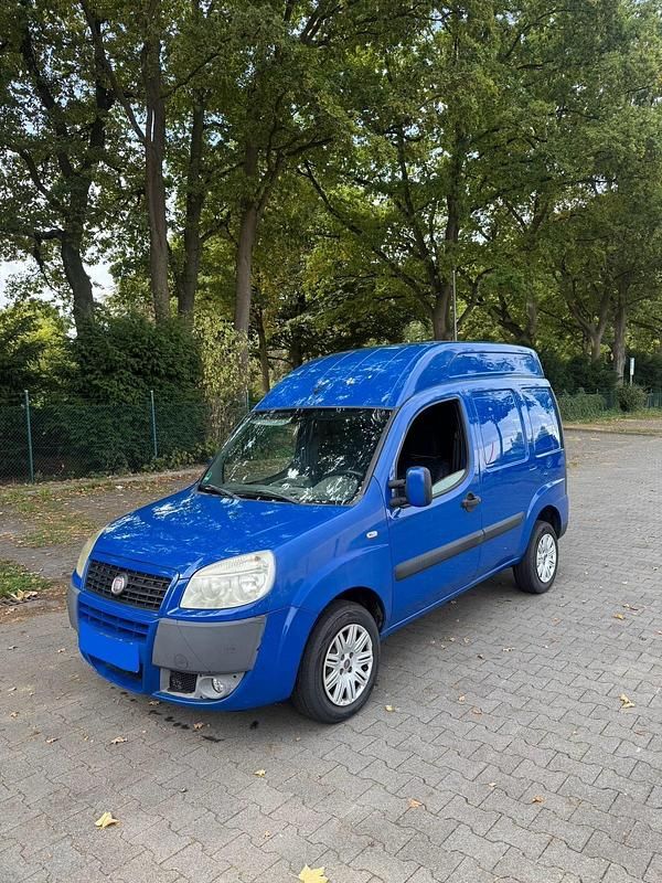 Blau Gebraucht 2008 Fiat Doblò Van / Kleinbus | 2.200 € (Etwas zu teuer) - Bild 1/4