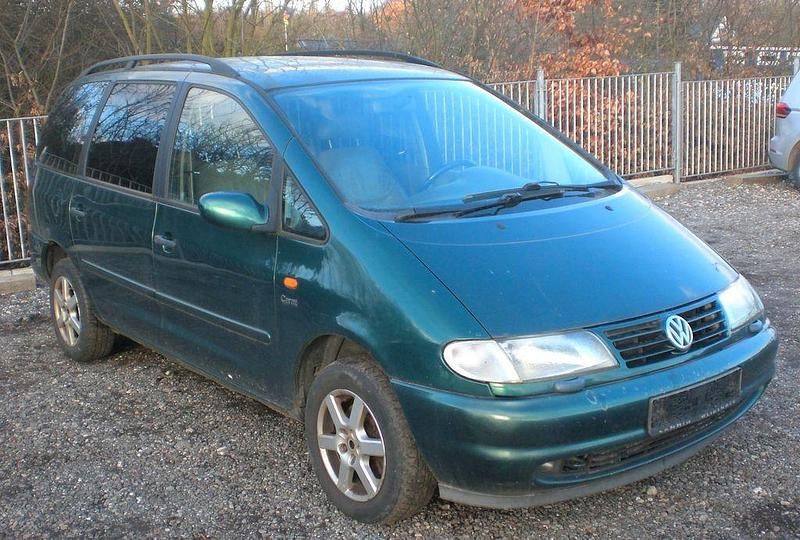 Grün Gebraucht 1997 VW Sharan Highline Van / Kleinbus | 1.250 € - Bild 1/4