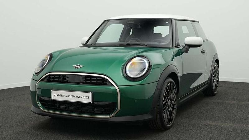 Gebraucht Mini Cooper Favoured 156 PS (114 kW) 2024 Grün Kleinwagen