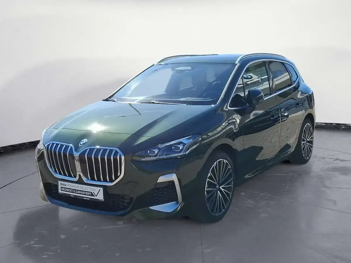 Gebraucht BMW 230e Active Tourer Performance 150 PS (110 kW) 2023 Grün Van / Kleinbus