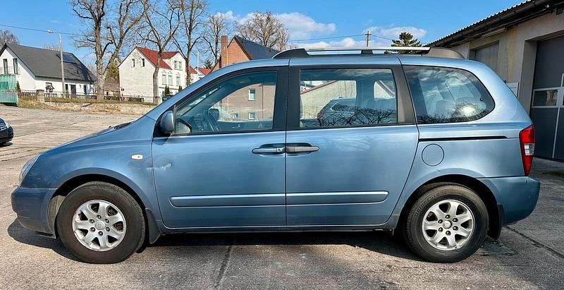 Gebraucht Kia Carnival 185 PS (136 kW) 2009 Blau Van / Kleinbus