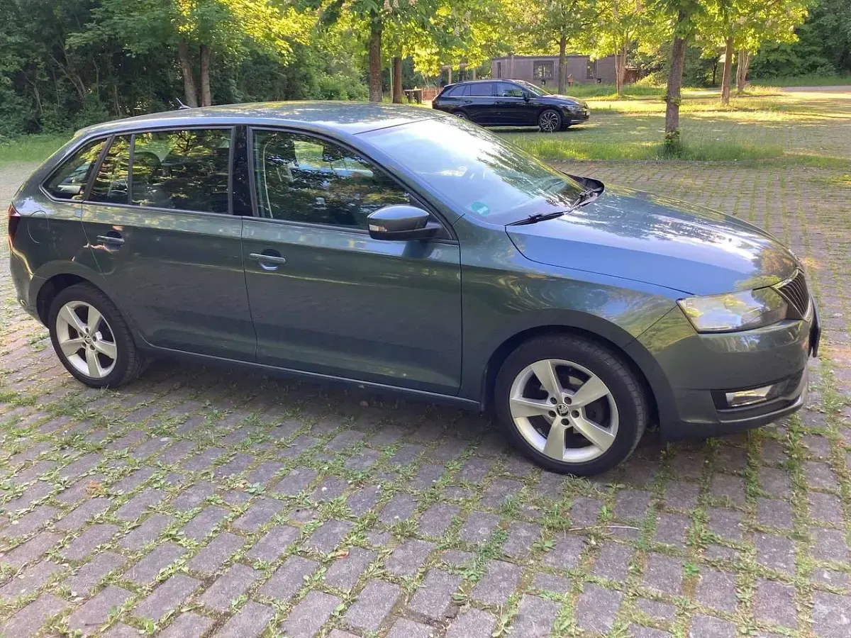 Gebraucht Skoda Rapid Cool Edition 95 PS (69 kW) 2019 Grau Kleinwagen