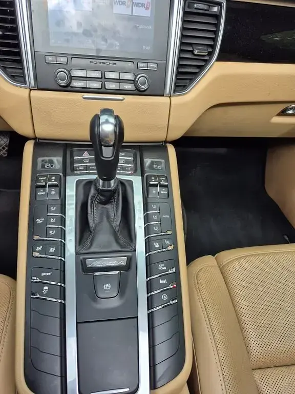 Gebraucht Porsche Macan 252 PS (185 kW) 2018 Beige SUV