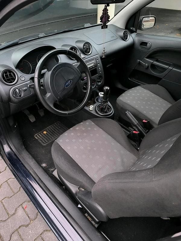 Gebraucht Ford Fiesta 60 PS (44 kW) 2004 Kleinwagen