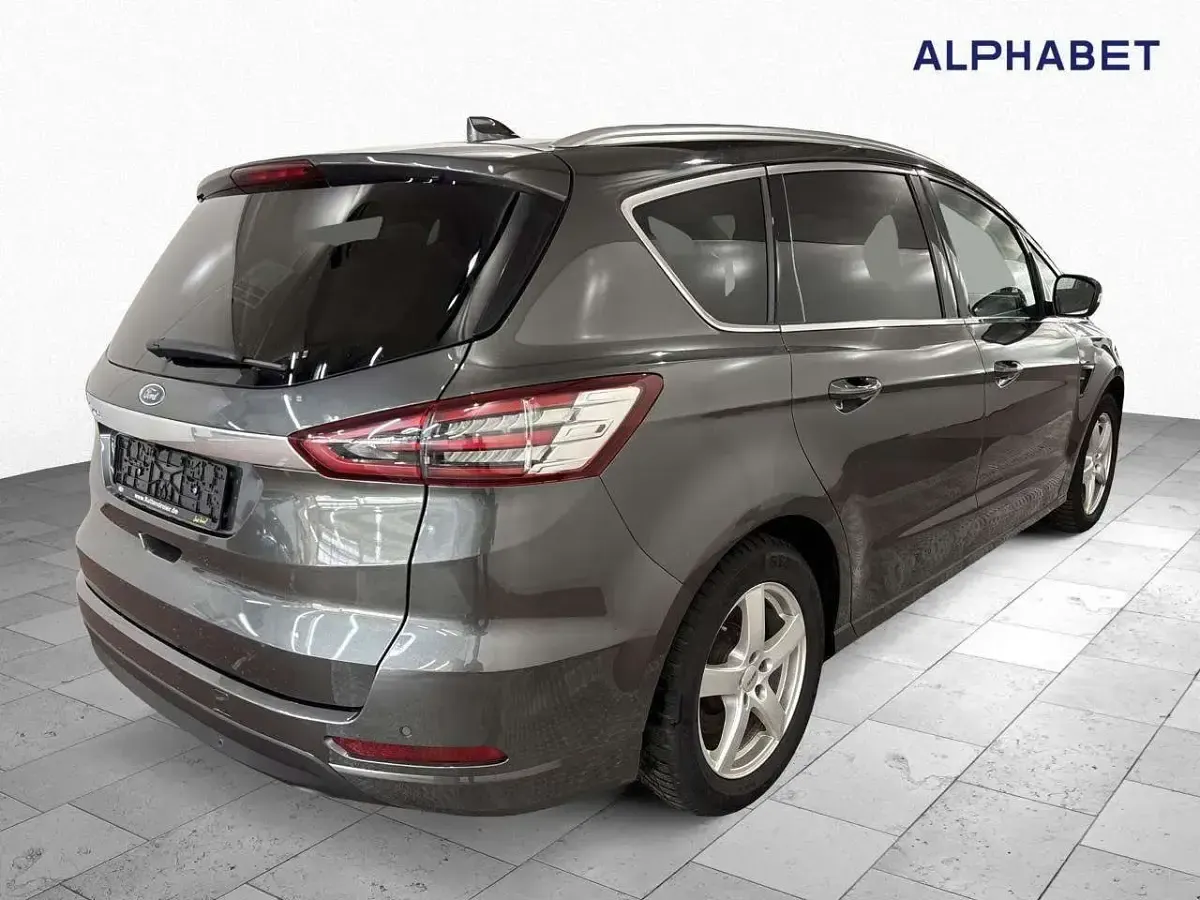 Gebraucht Ford S-MAX Titanium 150 PS (110 kW) 2020 Grau Van / Kleinbus