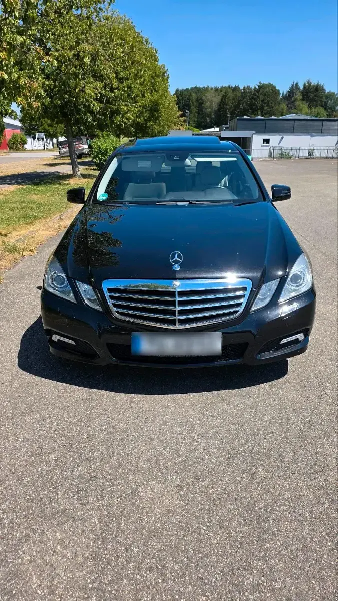 Gebraucht Mercedes E350 231 PS (169 kW) 2009 Schwarz Limousine