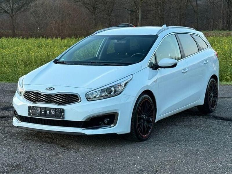 Casa white Gebraucht 2017 Kia Ceed Kleinwagen | 11.990 € (Fairer Preis) - Bild 1/4