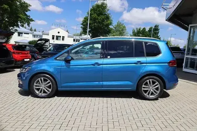 Gebraucht VW Touran Sound 150 PS (110 kW) 2017 Caribbean blue metallic Van / Kleinbus