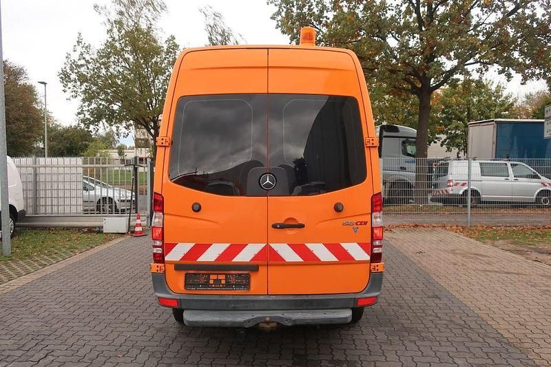Gebraucht Mercedes Sprinter 129 PS (94 kW) 2012 Orange Van