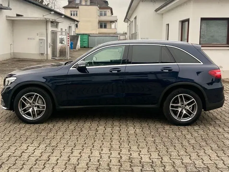 Gebraucht Mercedes GLC250 AMG 211 PS (155 kW) 2019 Blau SUV